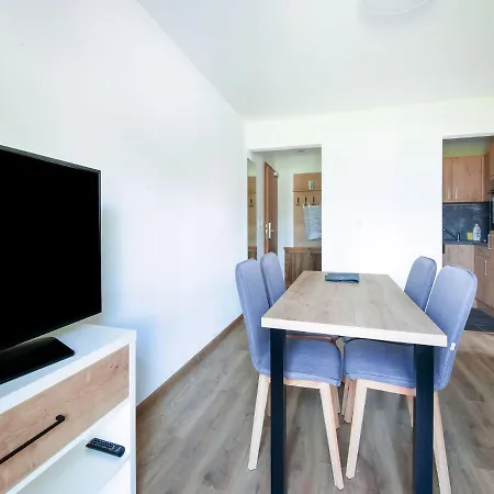 Apartamento Pleasant In With Balcony *